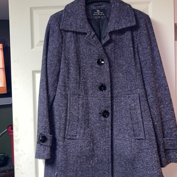 Coat - Picture 1 of 3